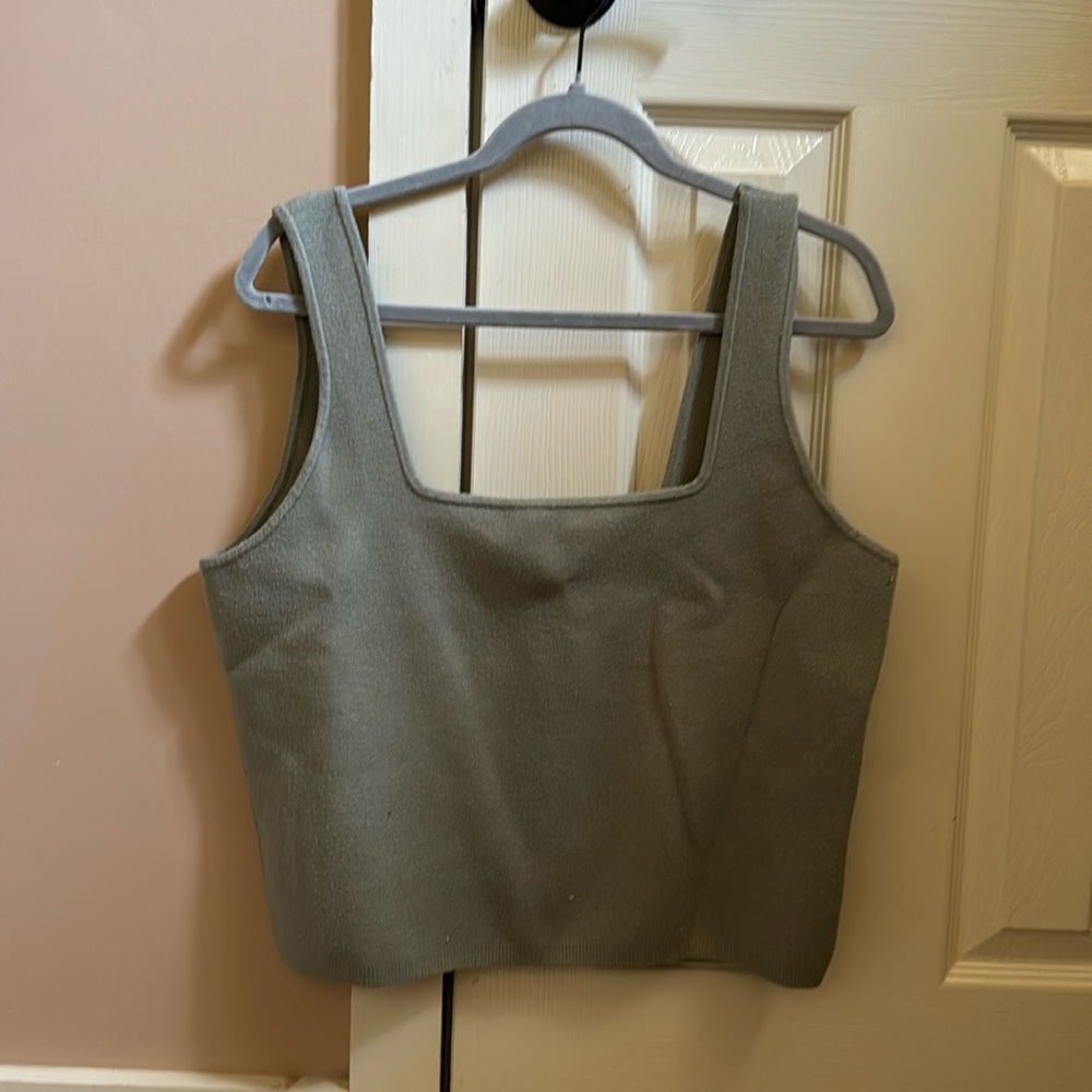 Abercrombie cropped sweater tank